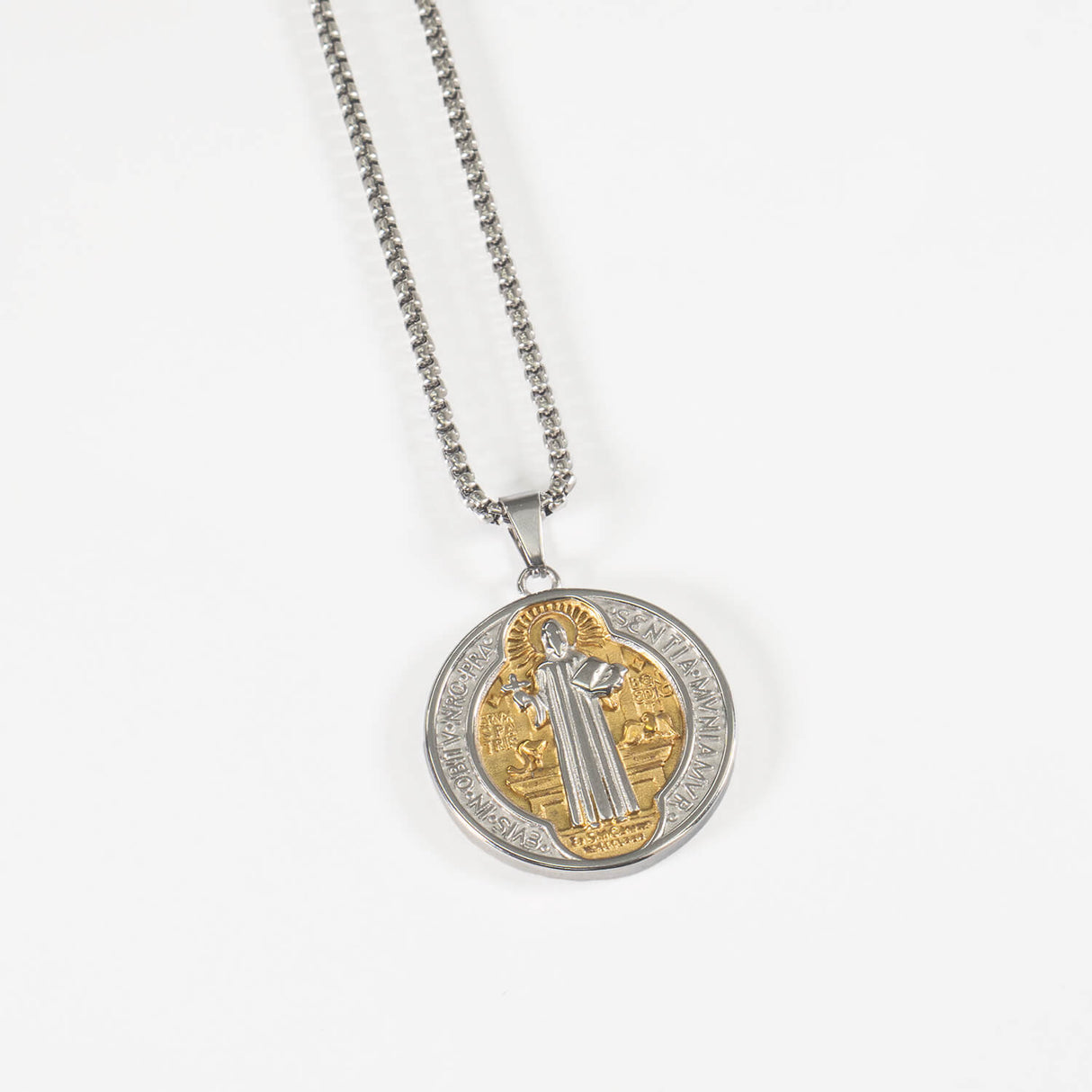 Medalla y cadena San Benito Plateada